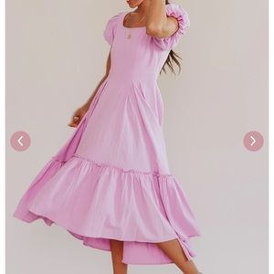 Selling an Ivy city dahlia dress in white in a size small ! Out of stock on web